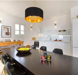 3 Bedroom Villa with Pool, Terrace and Sea Views near Vinisce, Sleeps 7